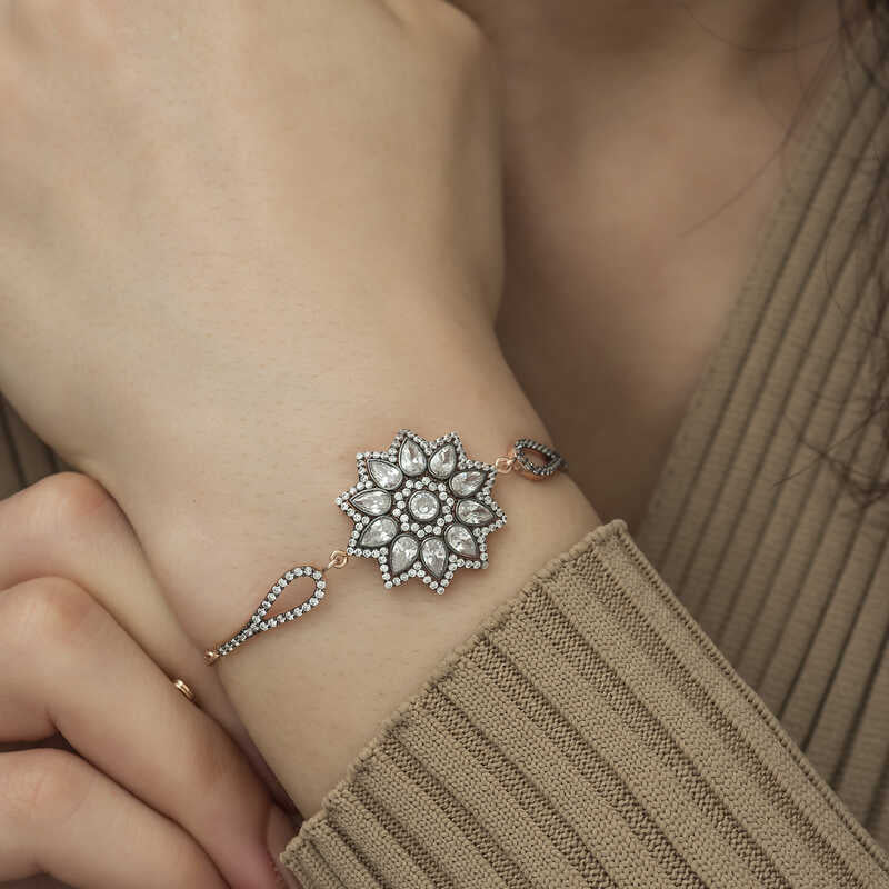 Gümüş Rose Çiçek Desenli Elmas Montür Bileklik