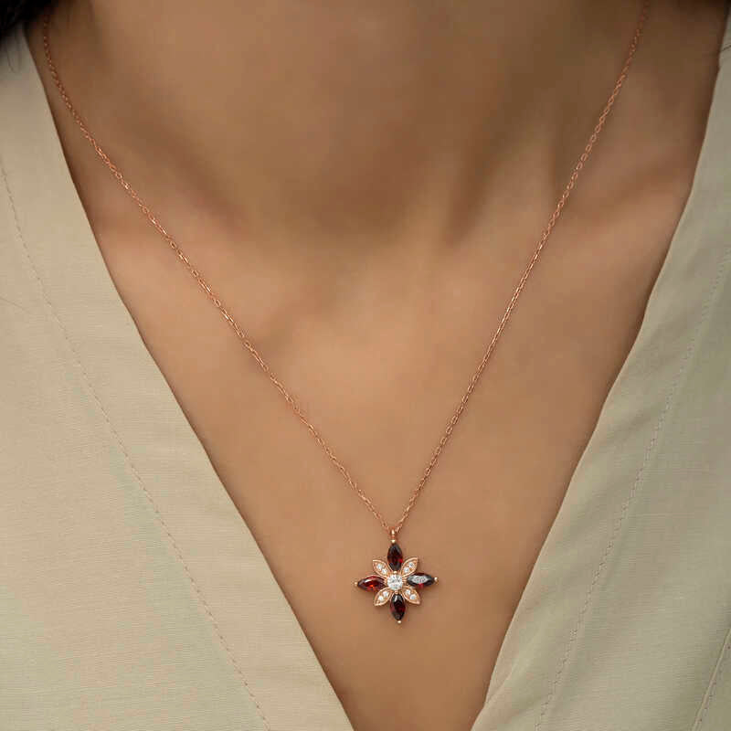 Gümüş Rose Kırmızı Taşlı Umut Çiçeği Kolye